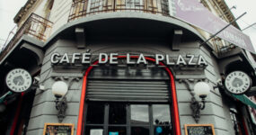 Bares y cafés notables en barrios tradicionales