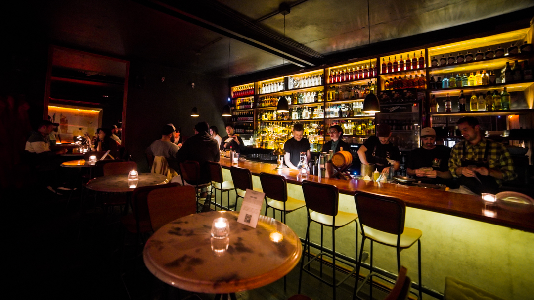 Bares y restaurantes: rutas para saborear la ciudad al aire libre